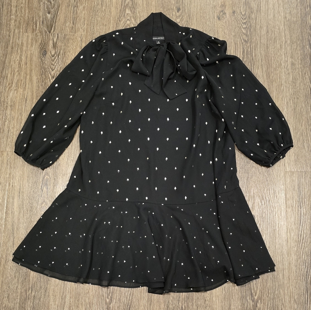 Banana Republic Sleeved Mini Dress Black With Gold Size 16